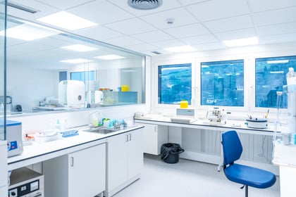 interior-of-a-modern-laboratory-research-in-a-hosp-2024-01-18-18-19-49-utc